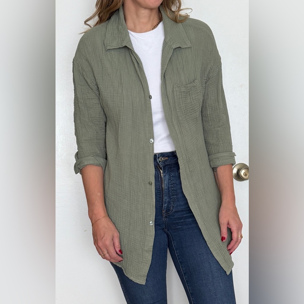 Kona Sol Sage Green Textured Top
